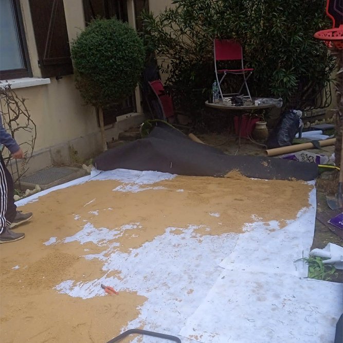 <strong>Préparation des sols</strong> <small>© Christophe Azzopardi</small>